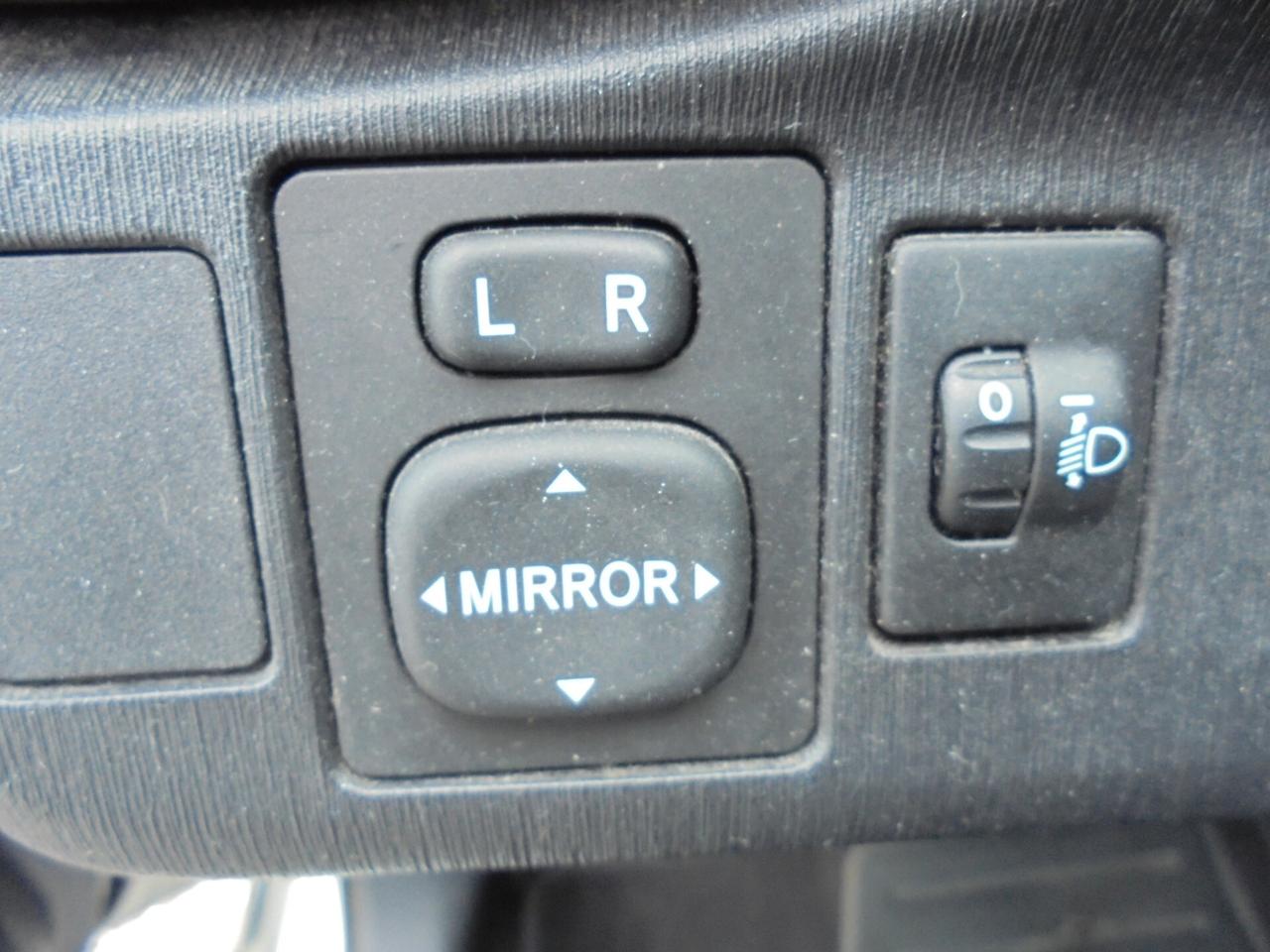 TOYOTA YARIS 1.0 VVT-i ACTIVE – UNIPROPRIETARIO-