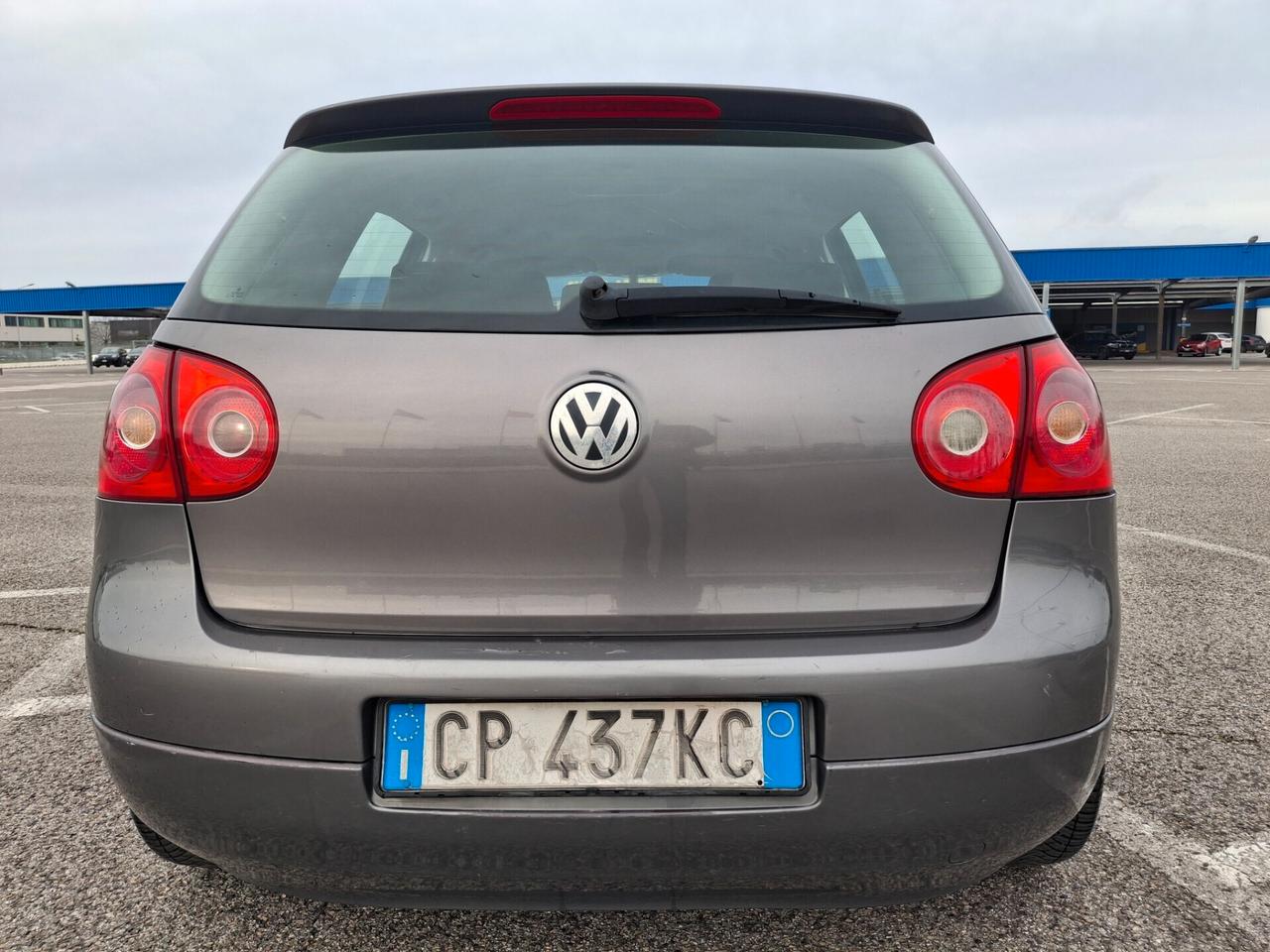 Volkswagen Golf 1.6 16V FSI 5p. Sportline