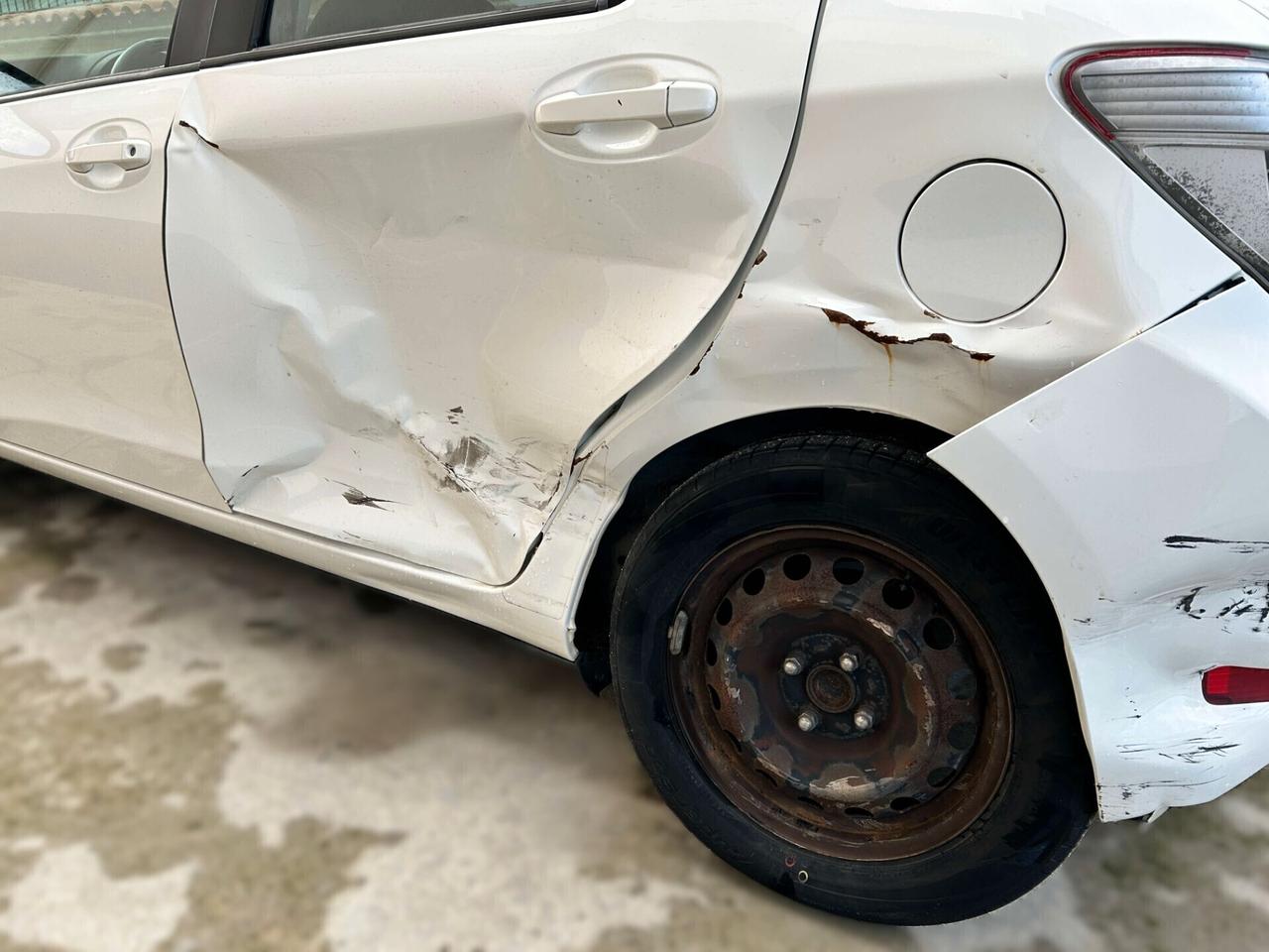 Toyota Yaris 1.0 Benzina 70CV - 2012 Incidentata