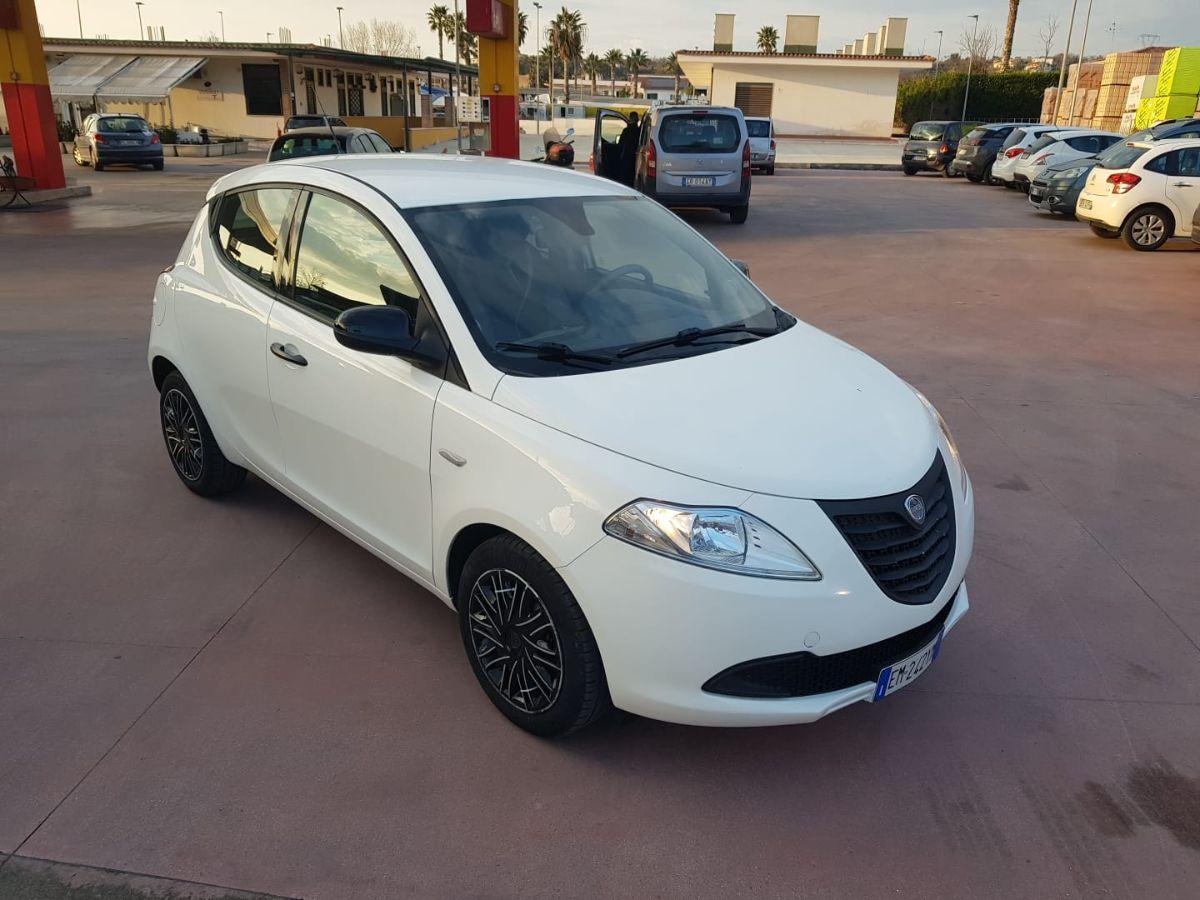 LANCIA - Ypsilon - 1.2 69 CV 5 porte GPL Ecochic Gold