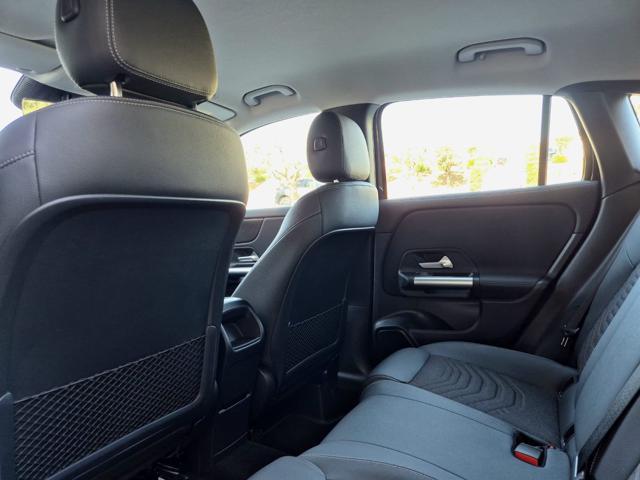 MERCEDES-BENZ GLA 180 Automatic Progressive Advanced