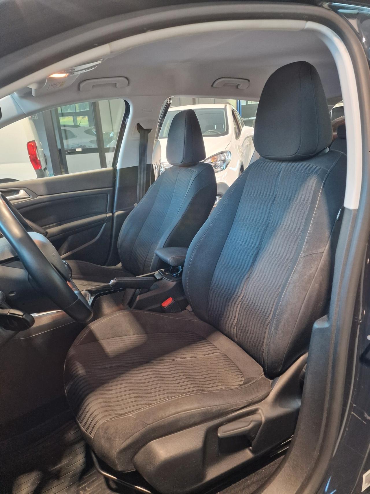 Peugeot 308 BlueHDi 100 S&S Business