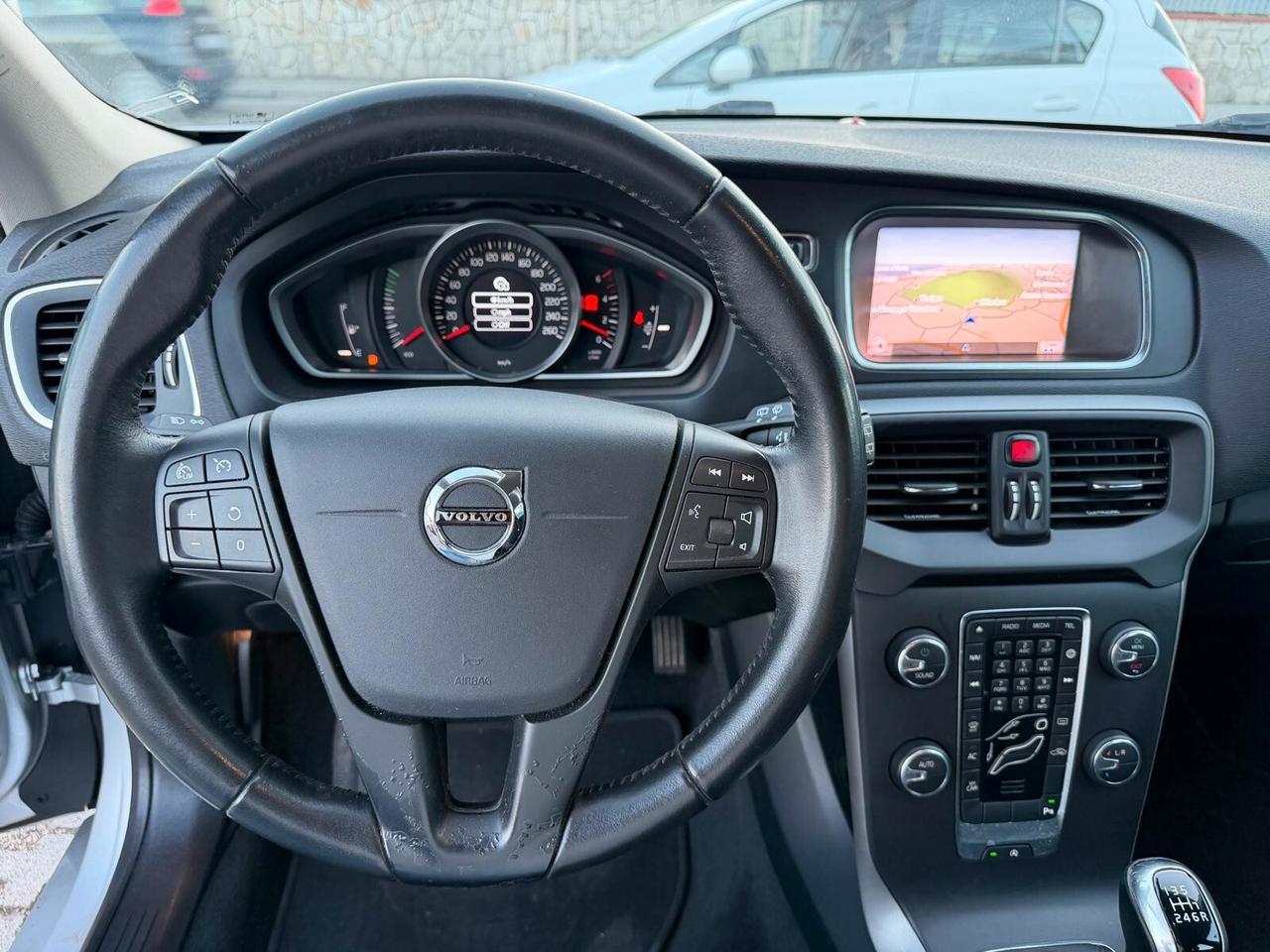 Volvo V40 D2 Momentum 2.0 120CV -2017