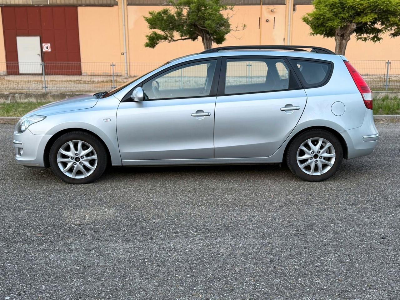 Hyundai i30 SW 1.6 CRDi 90cv Neopatentati