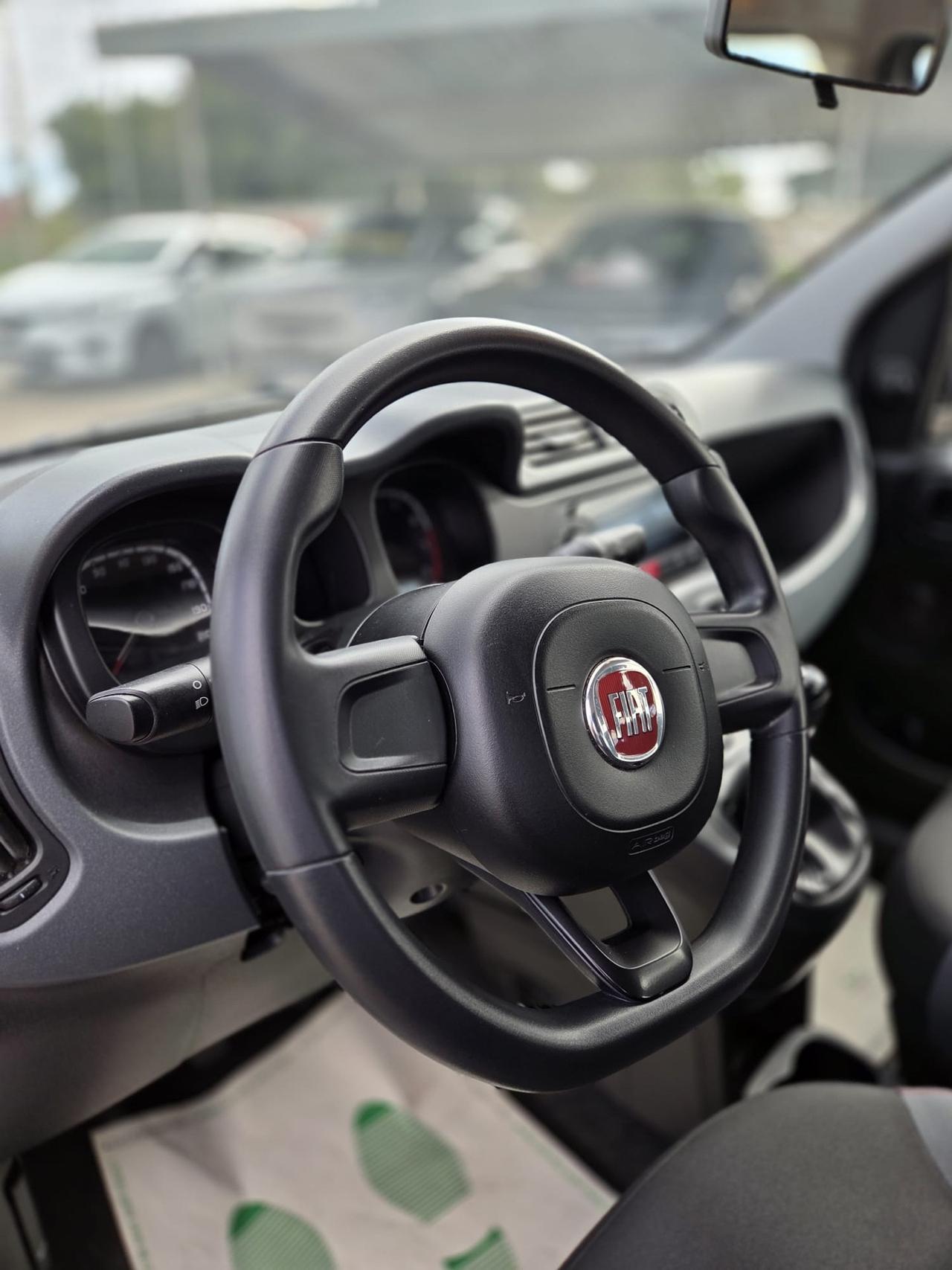Fiat Panda 1.2 Connected by Wind