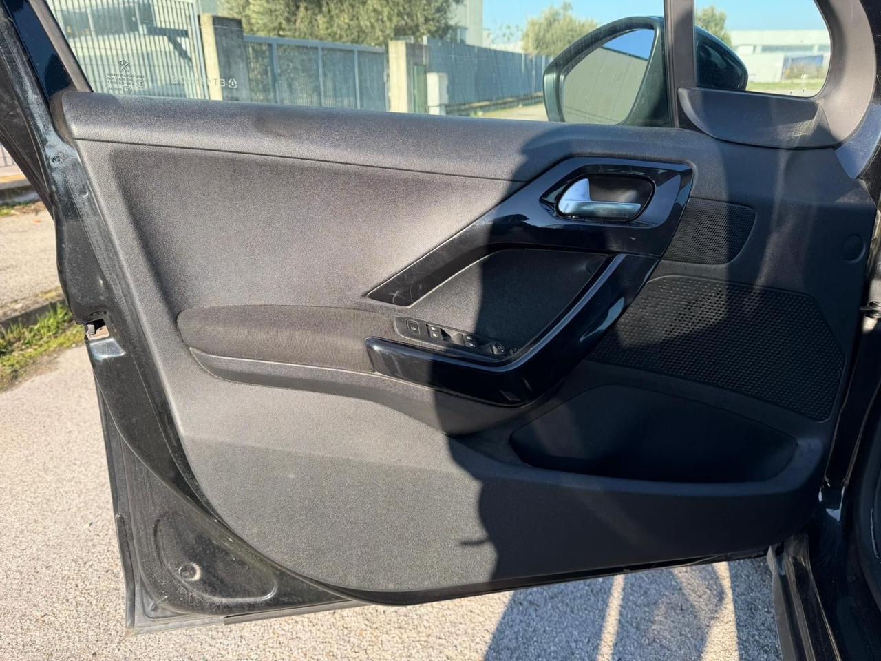 Peugeot 208 1.6 e-HDi 115 CV Stop&Start 5p Allure