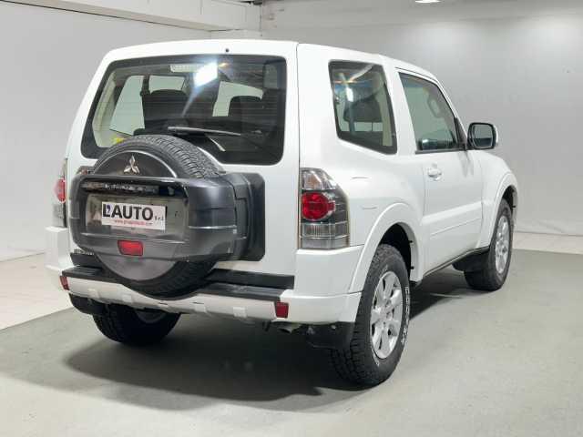 Mitsubishi Pajero 3.2 DI-D 16V auto 3 porte