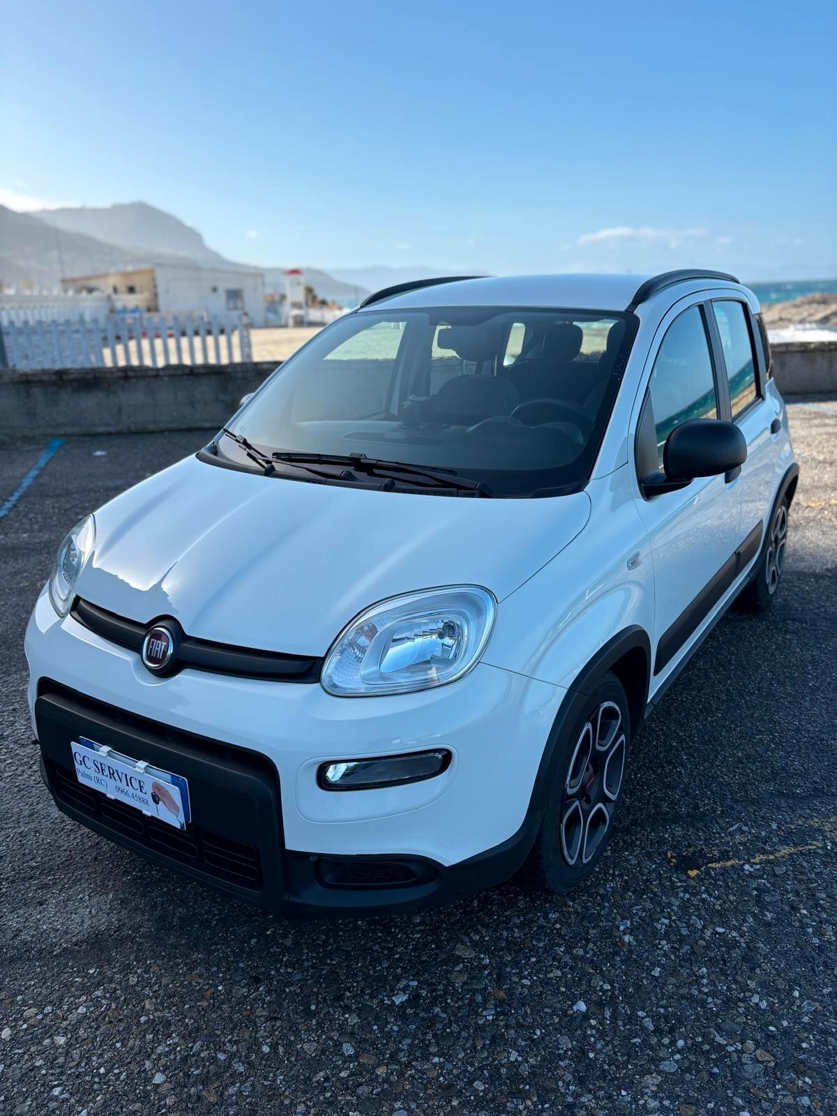 Panda 1.0 FireFly Hybrid City 5 Posti