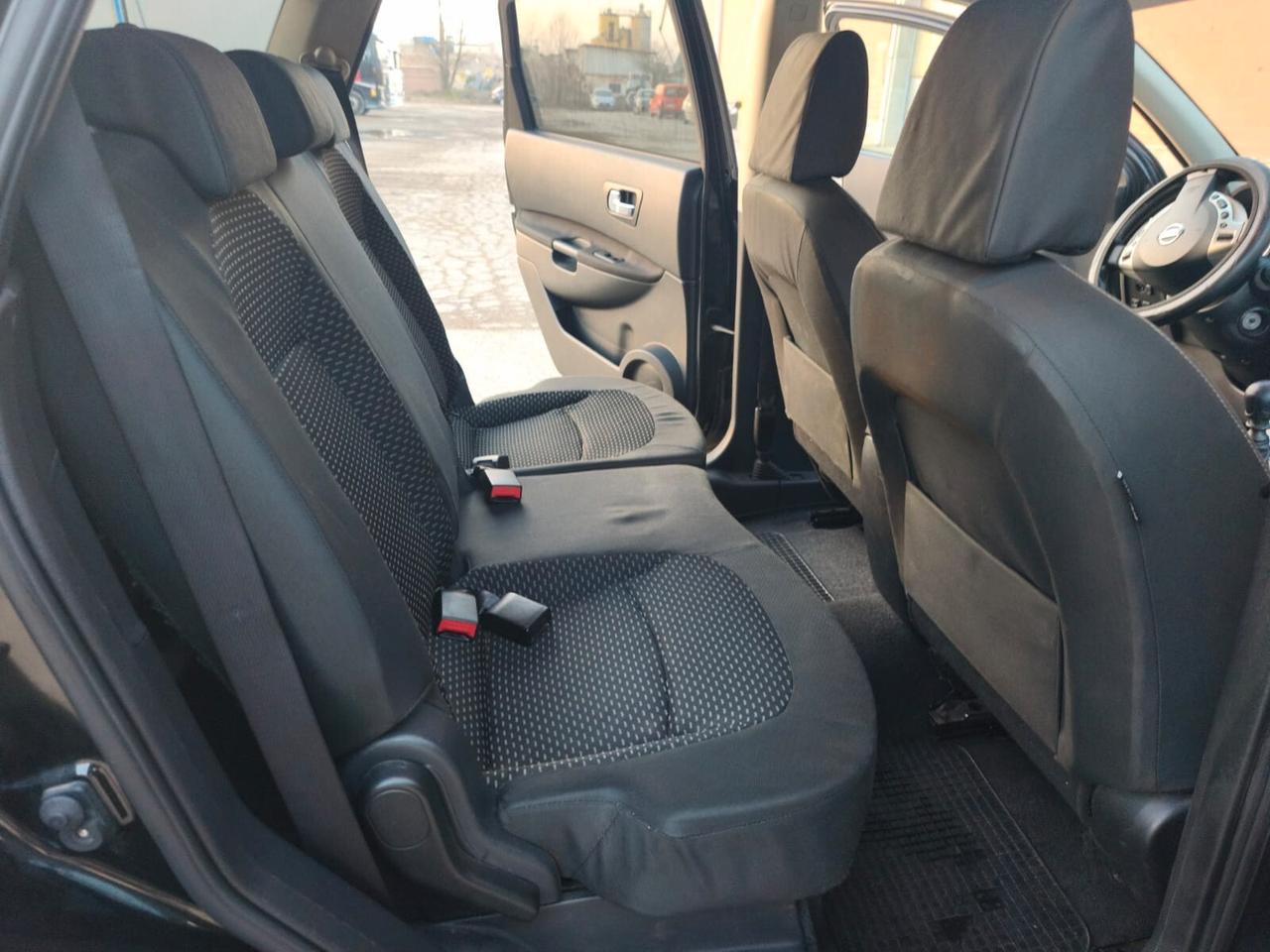 Nissan Qashqai 2009---1.5 Diesel 7 Posti