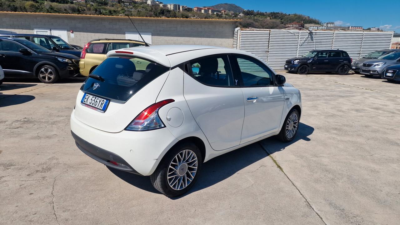 Lancia Ypsilon 1.2 69 CV Argento