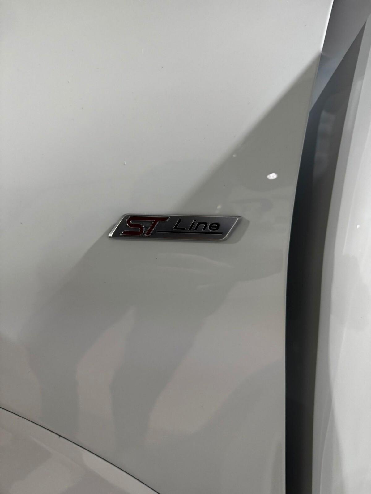 Ford Puma 1.0 EcoBoost Hybrid 125 CV S&S aut. Titanium