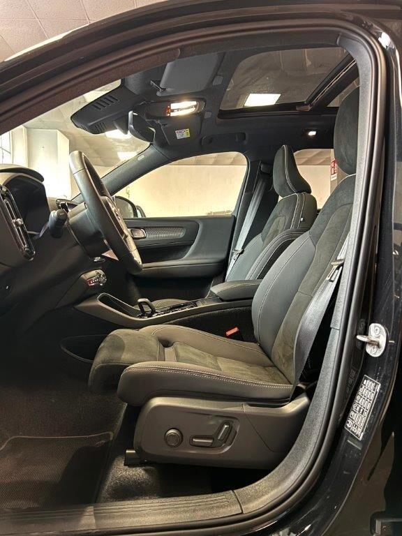 Volvo XC40 2.0 b4 Hybrid Ultra Dark 197cv