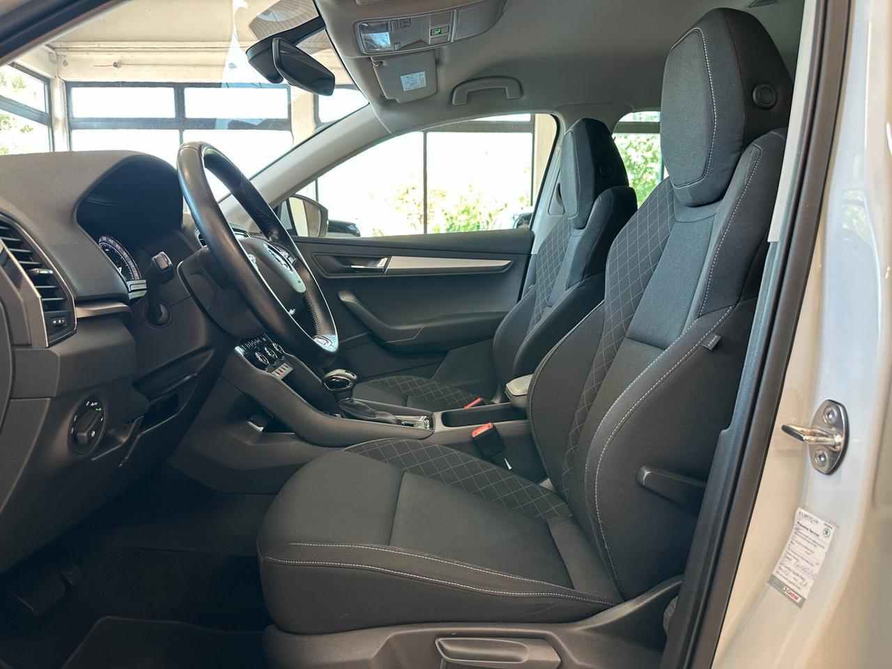SKODA KAROQ AMBITION 2.0 TDI DSG *CARPLAY*NAVI*NEOPATENTATI*