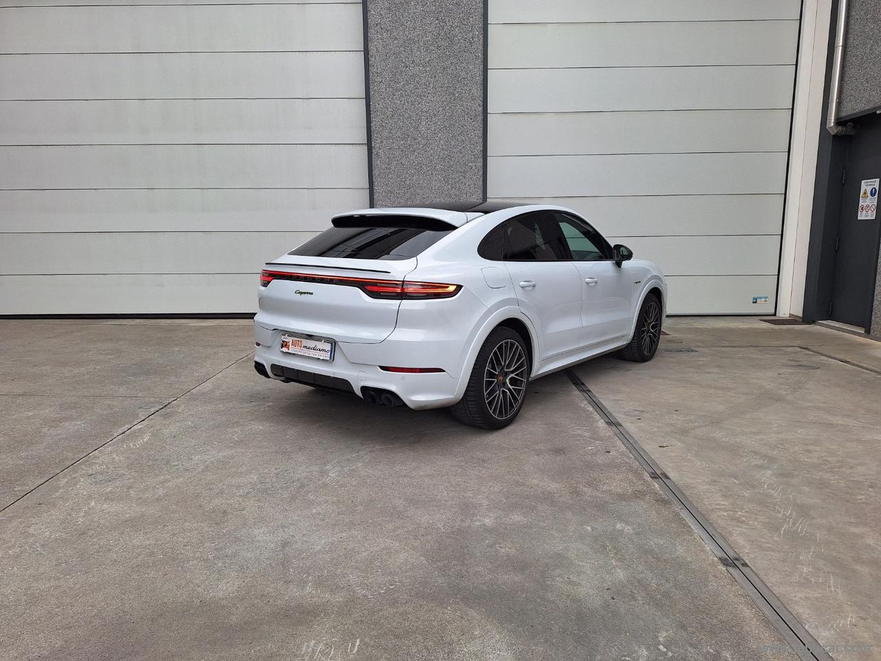 PORSCHE Cayenne Coupé 3.0 V6 E-Hybrid PlatINUM TETTO CARBONIO
