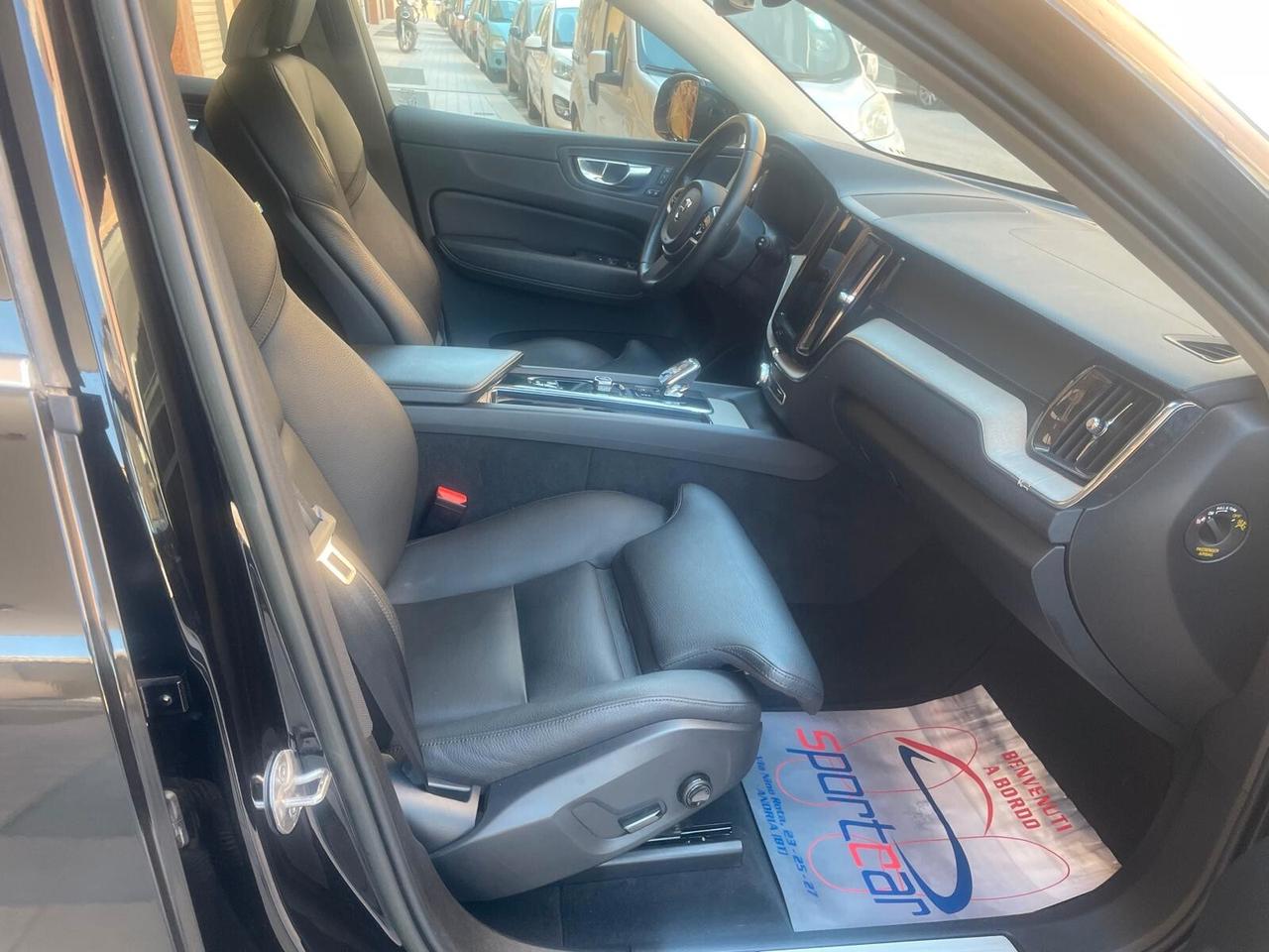 Volvo XC60 B4 (d) 197cv automatico INSCRIPTION PELLE NAVY LED 19