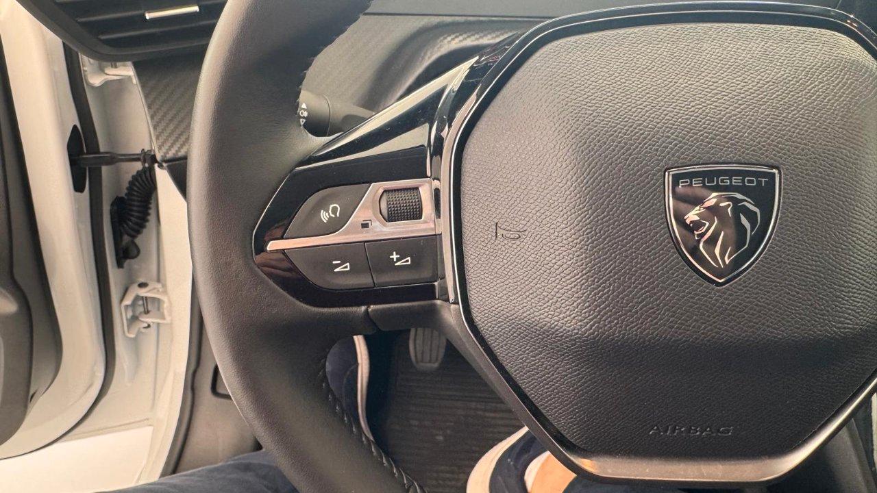 Peugeot 208 1.2 puretech Allure 100 Cv.