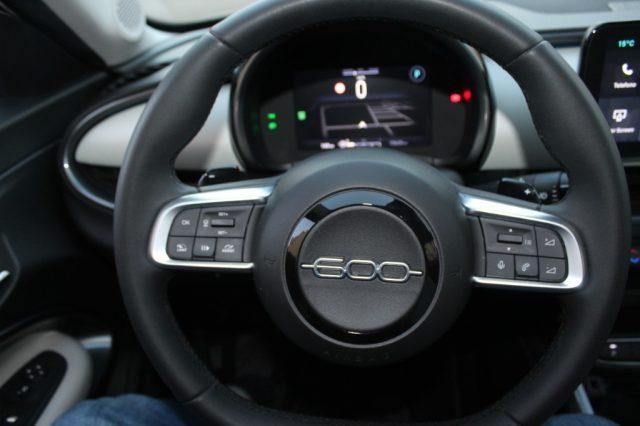 FIAT 600 Hybrid 110 CV DCT MHEV La Prima