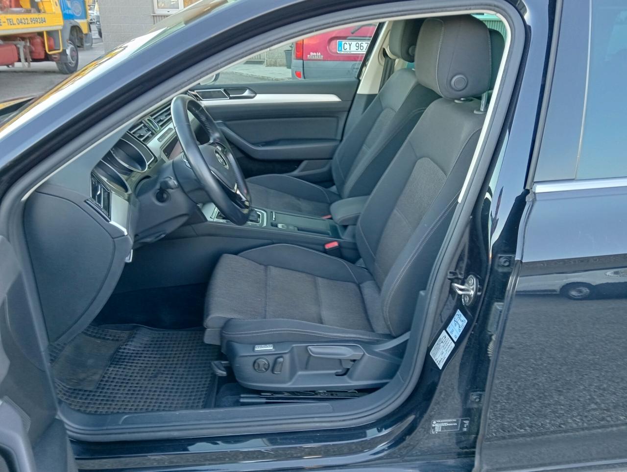 Volkswagen Passat Variant 1.6 TDI 120cv DSG UNIPROPRIETARIO