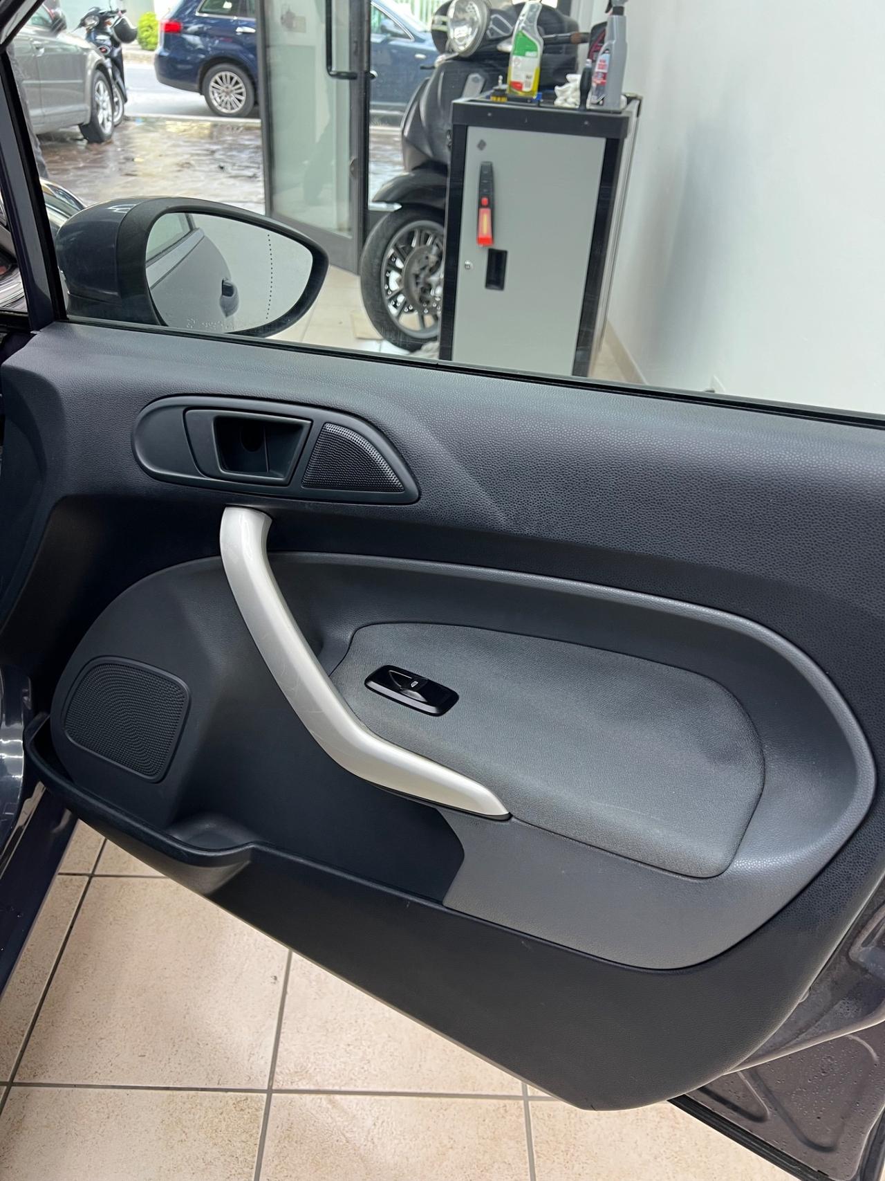 Ford Fiesta 1.4 TDCi 5p. Titanium