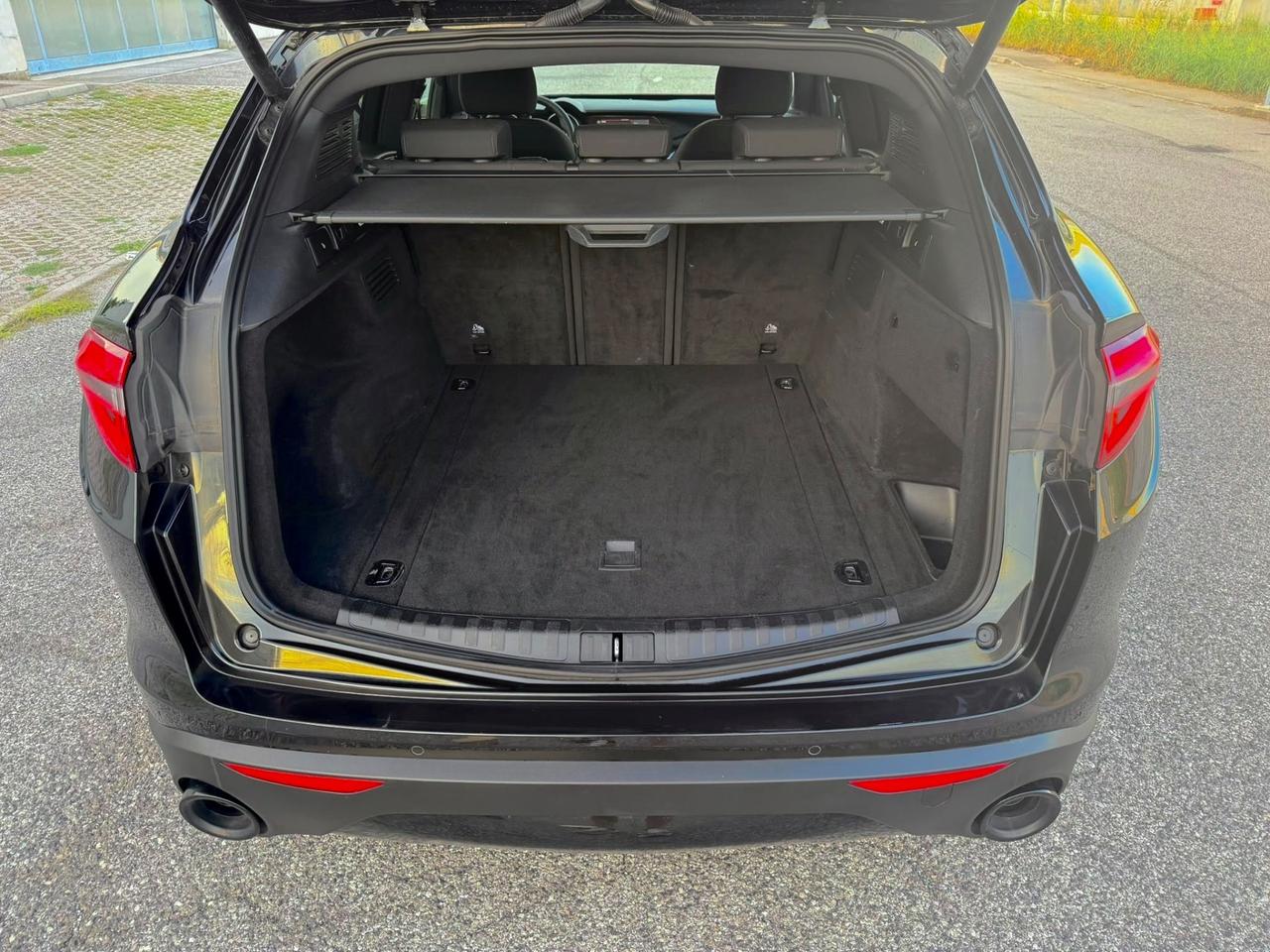 Alfa Romeo Stelvio 2.2 Turbodiesel 190 CV AT8 Q4 Sprint TotalBlack