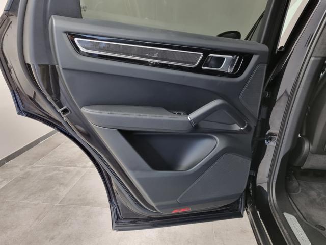 PORSCHE Cayenne 3.0 V6 PackSportAlleggerito