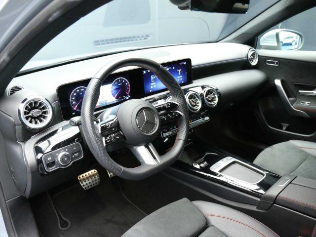 MERCEDES-BENZ A 180 Automatic AMG Line EXTRA