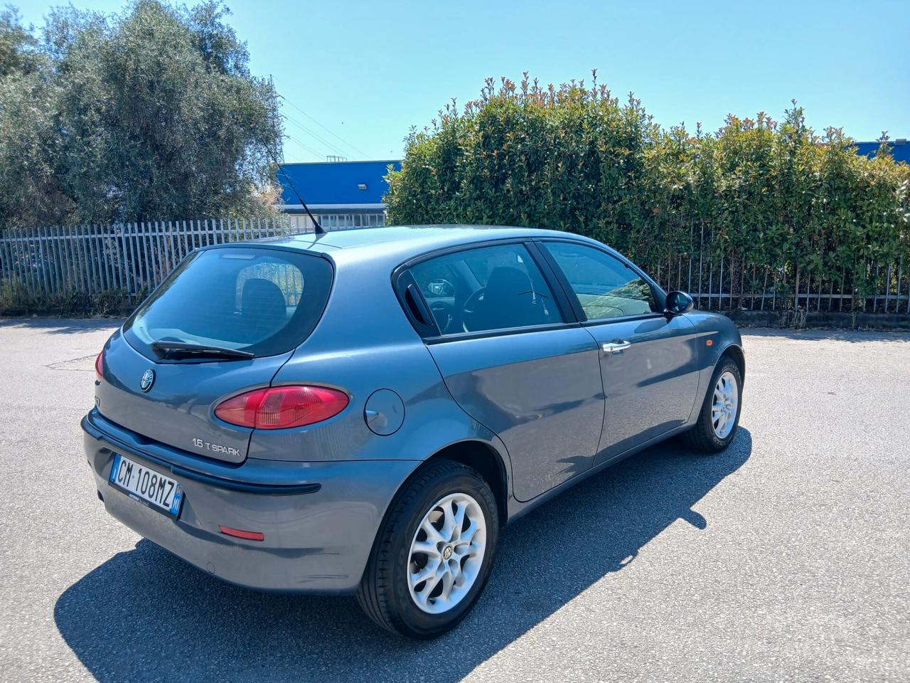 Alfa Romeo 147 1.6i 16V Twin Spark cat 5p. Progression