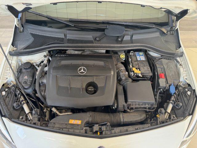 MERCEDES-BENZ B 180 d Premium