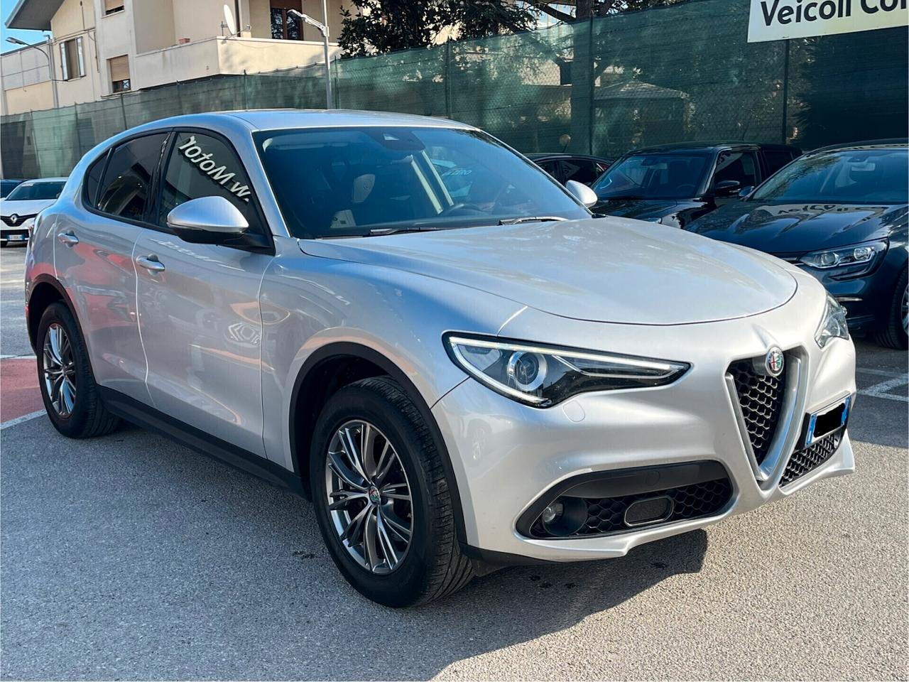 Alfa Romeo Stelvio 2.2 Turbodiesel 180 CV AT8 Q4 Business
