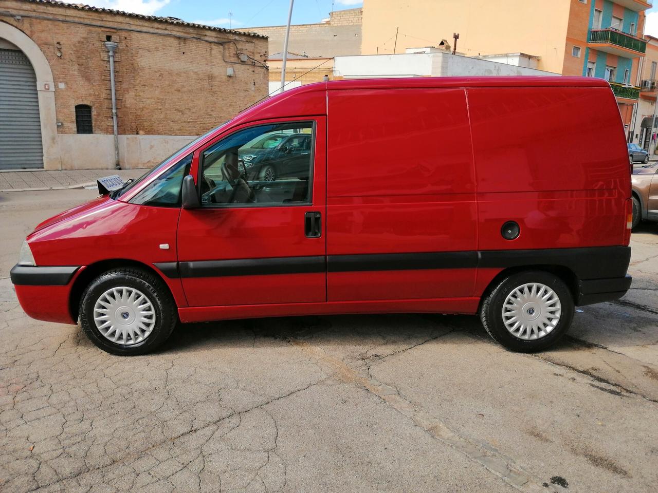 Fiat Scudo 2.0 JTD/109 Furgone Lusso 900kg