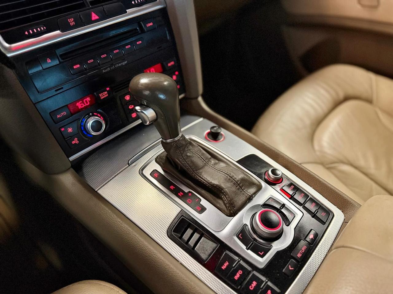 Audi Q7 3.0 V6 TDI 233CV quattro tiptronic