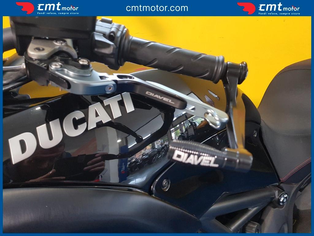 Ducati Diavel 1200 - 2011