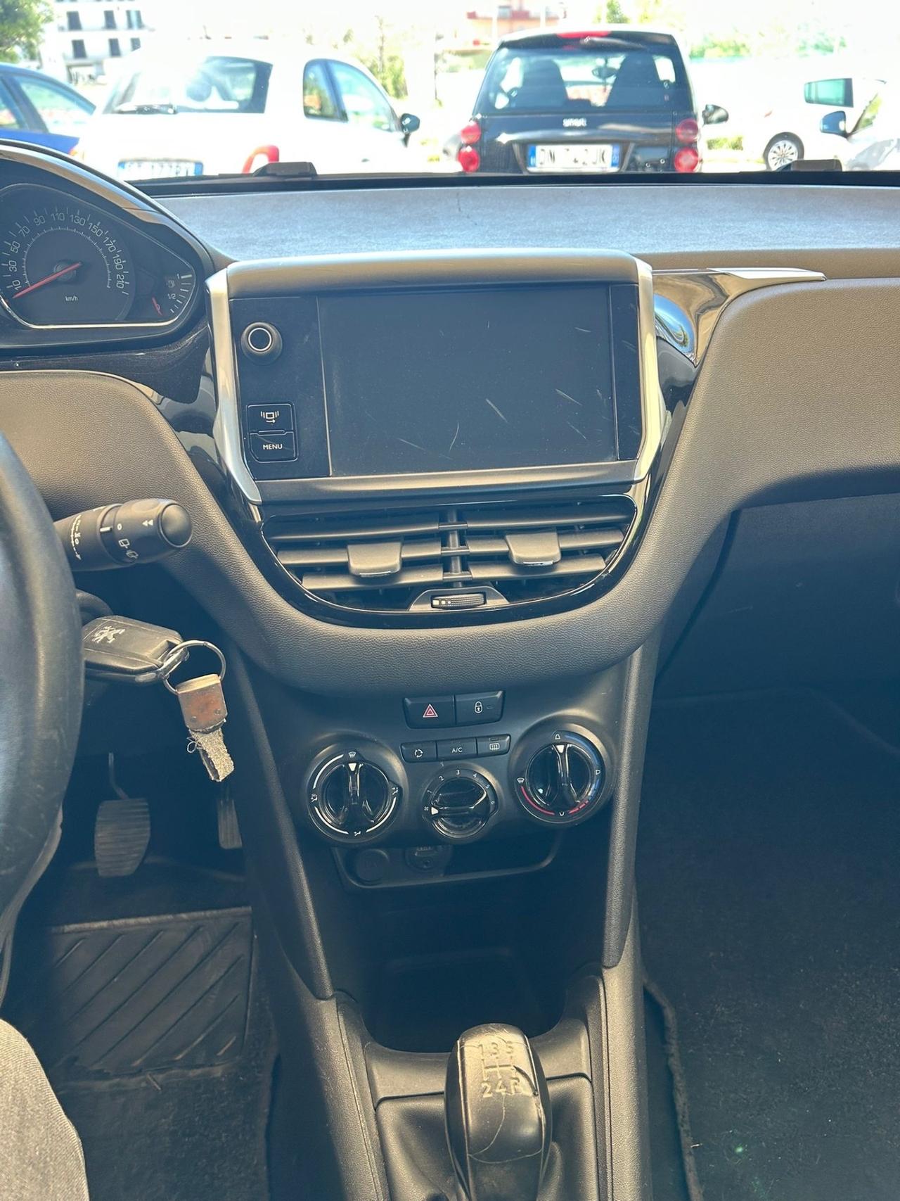 Peugeot 208 PureTech 82 5 porte Allure