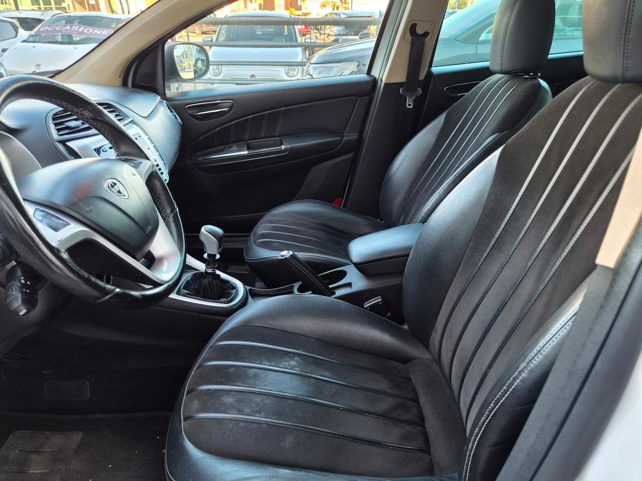 Lancia Delta 1.6 MJT DPF Platino
