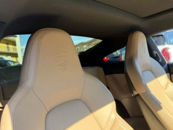 Porsche 911 Carrera