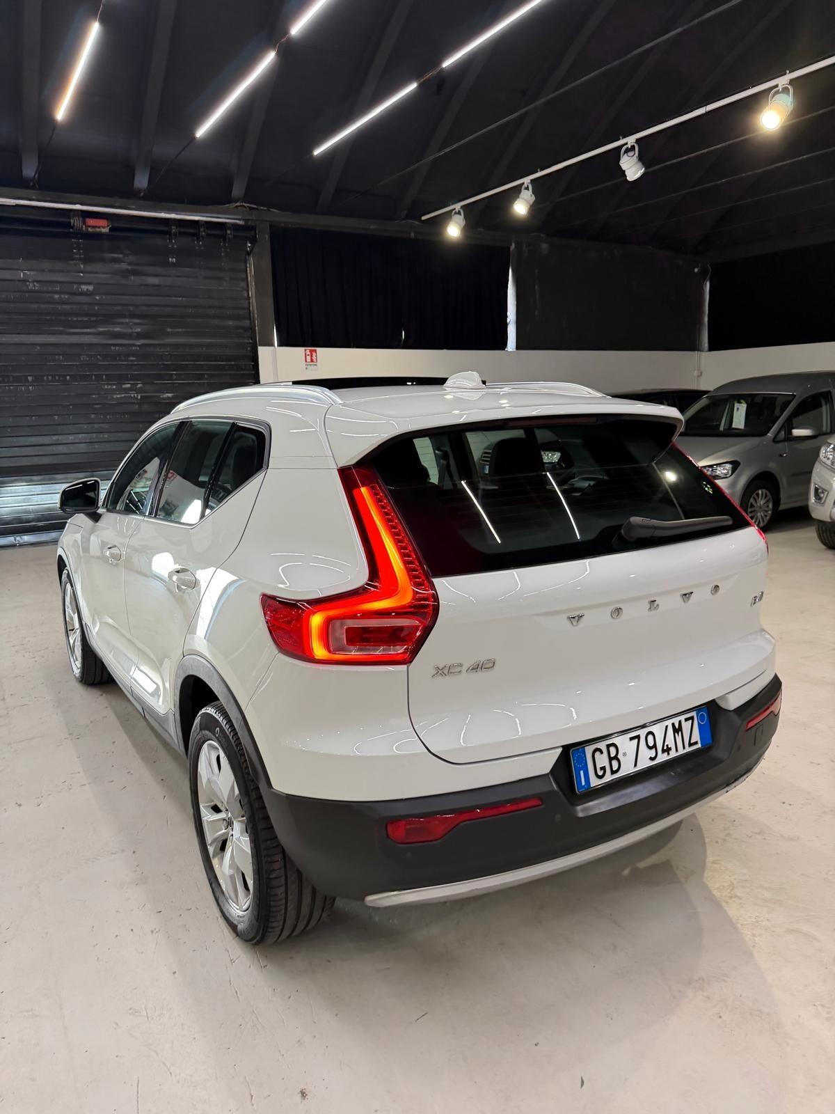 Volvo XC40 B4 AWD Geartronic R-design
