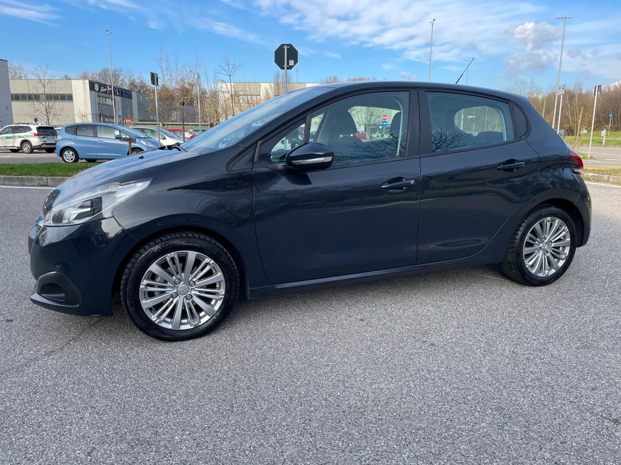 Peugeot 208 PureTech 82 5 porte Allure*Neo patentati*