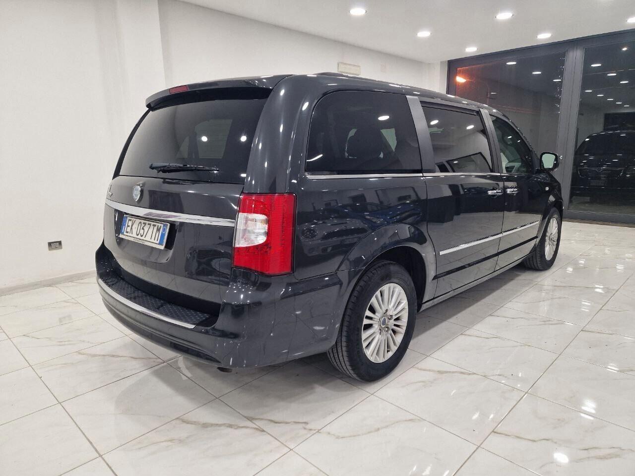 Lancia Voyager 2.8 Turbo diesel 163 CV. 7 Posti