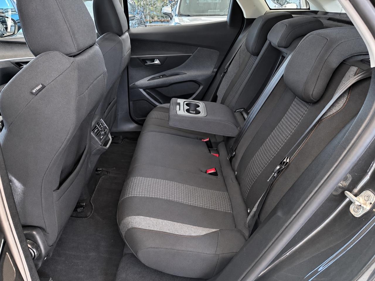 Peugeot 3008 2019 130 EAT8 Garanzia 2029
