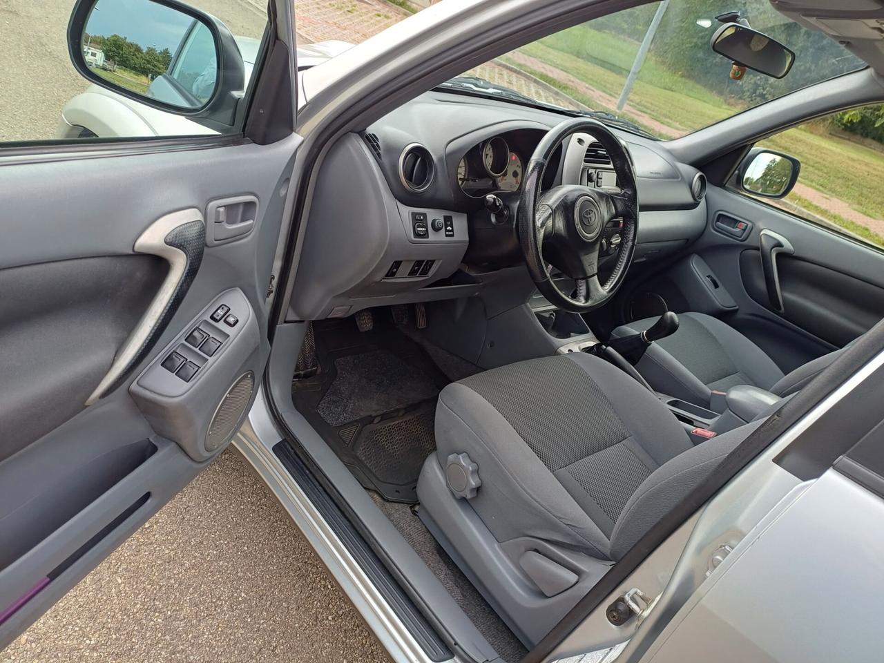 Toyota RAV 4 RAV4 2.0 Tdi D-4D cat 5 porte Sol