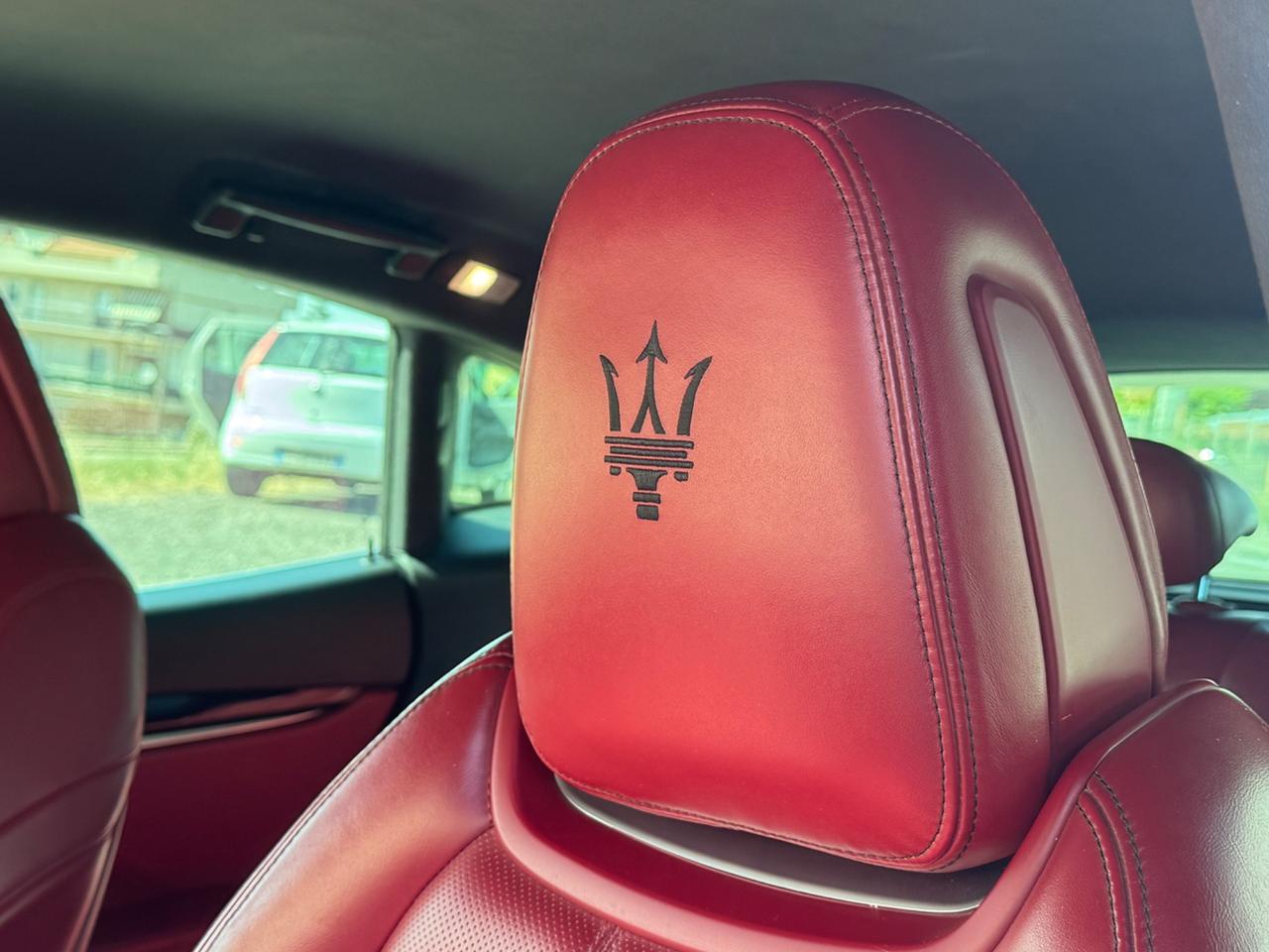 MASERATI LEVANTE 3.0 D V6 250 GRANSPORT IVA ESPOSTA