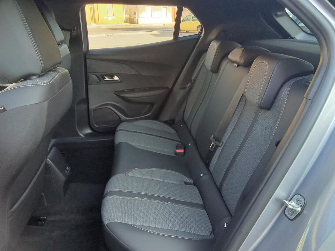 Peugeot 2008 PureTech 100 S&S Allure