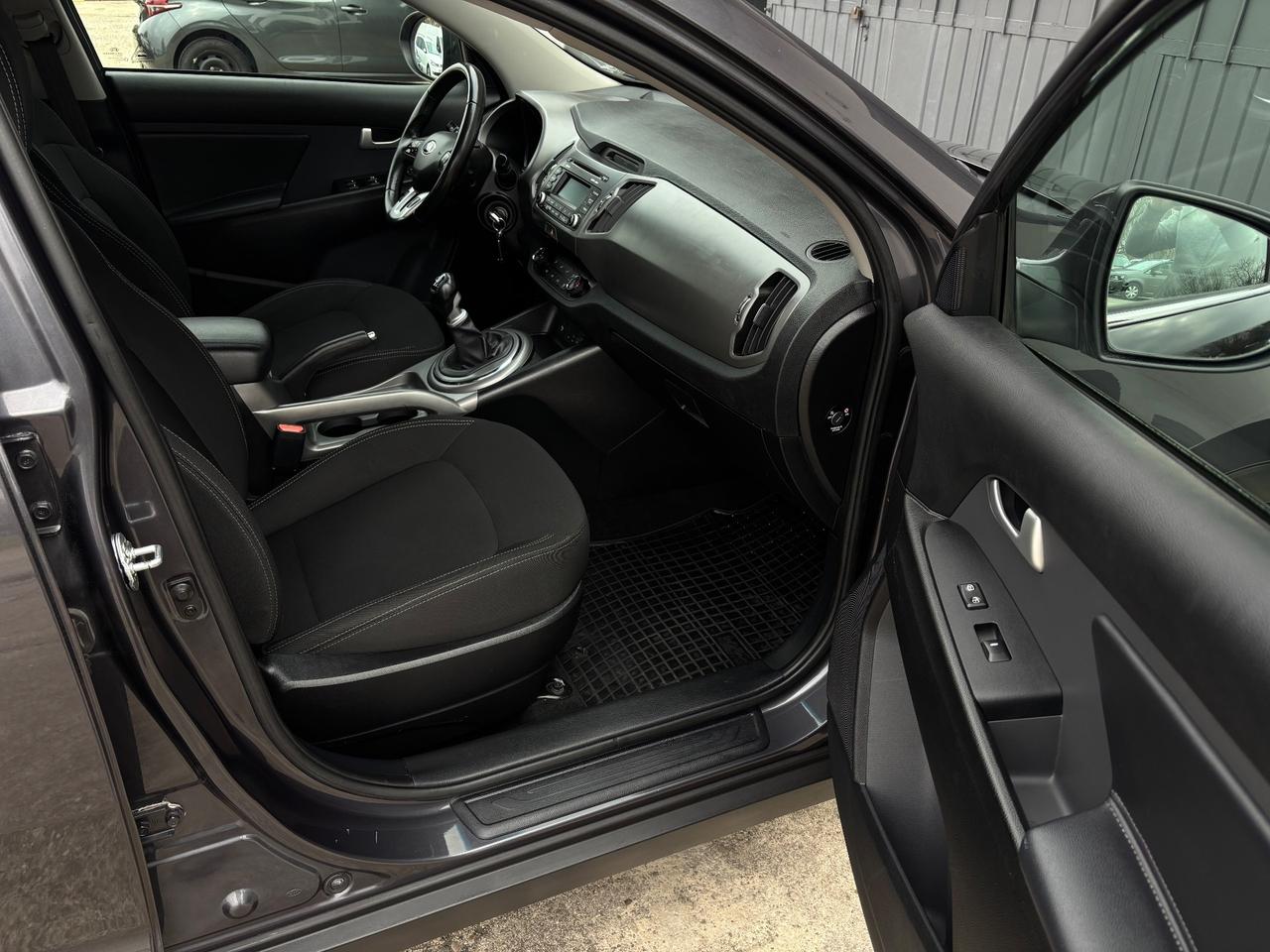 Kia Sportage 1.7 CRDI. Garanzia 12 mesi. Neopatentati