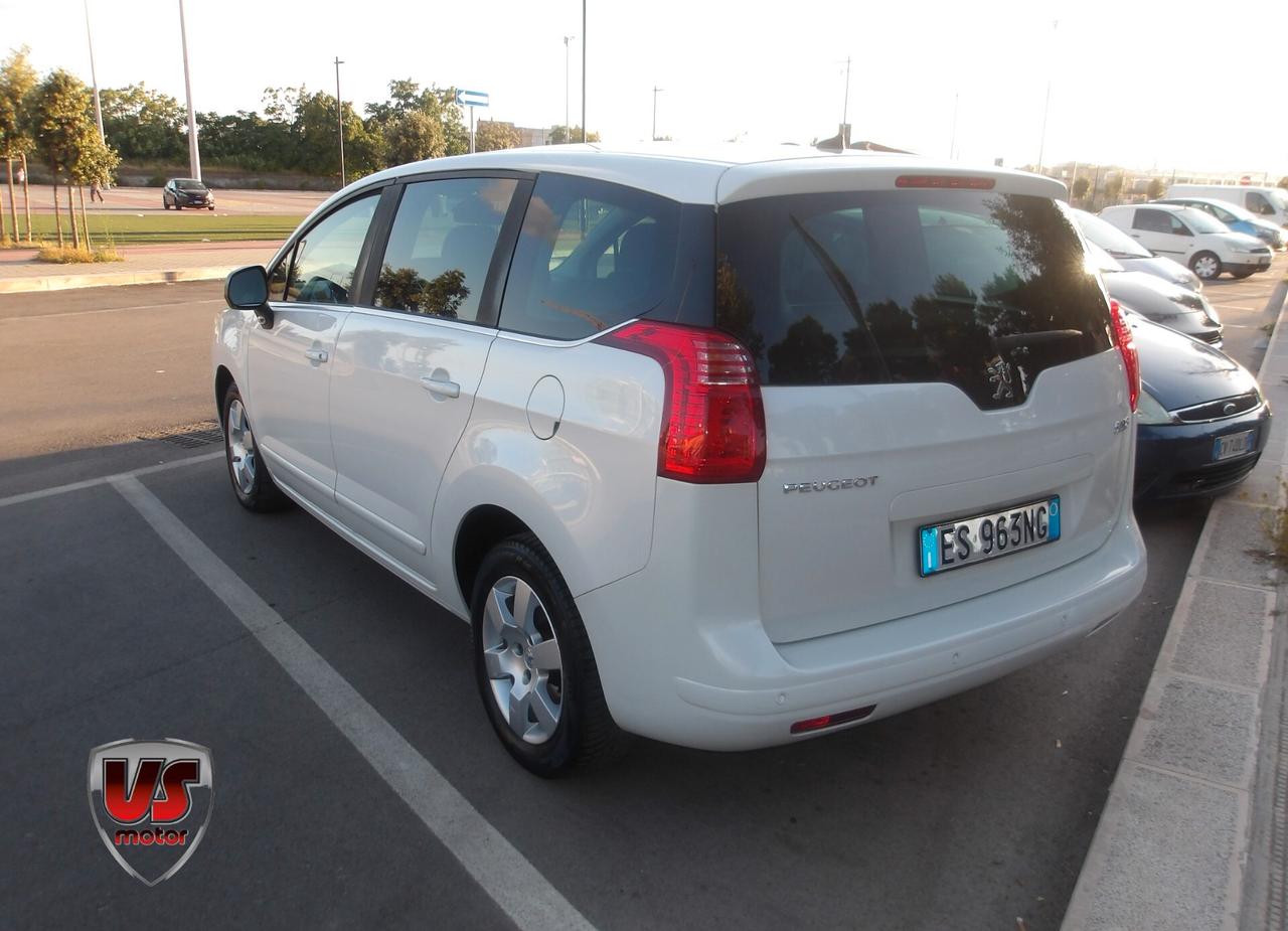 PEUGEOT 5008 1.6 DIESEL-GARANZIA FULL