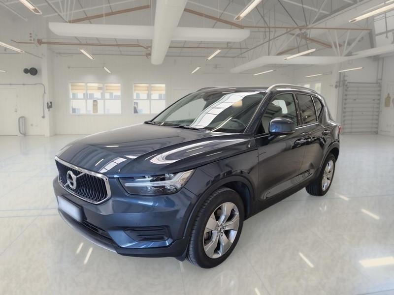 VOLVO XC40 B4 AWD automatico Momentum
