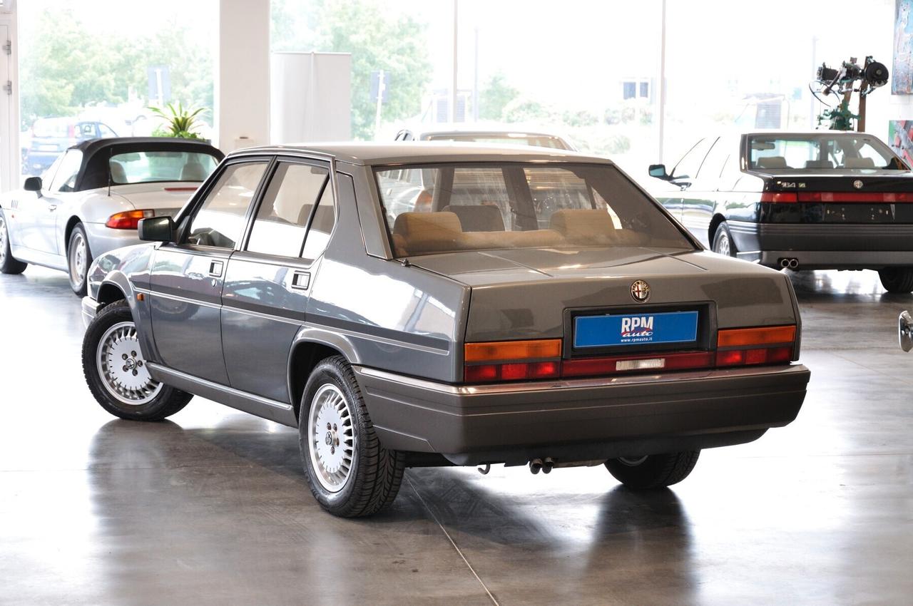 Alfa Romeo 90 2.5i V6 Quadrifoglio Oro