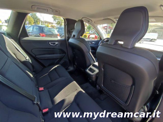 VOLVO XC60 B4 (d) automatico Core