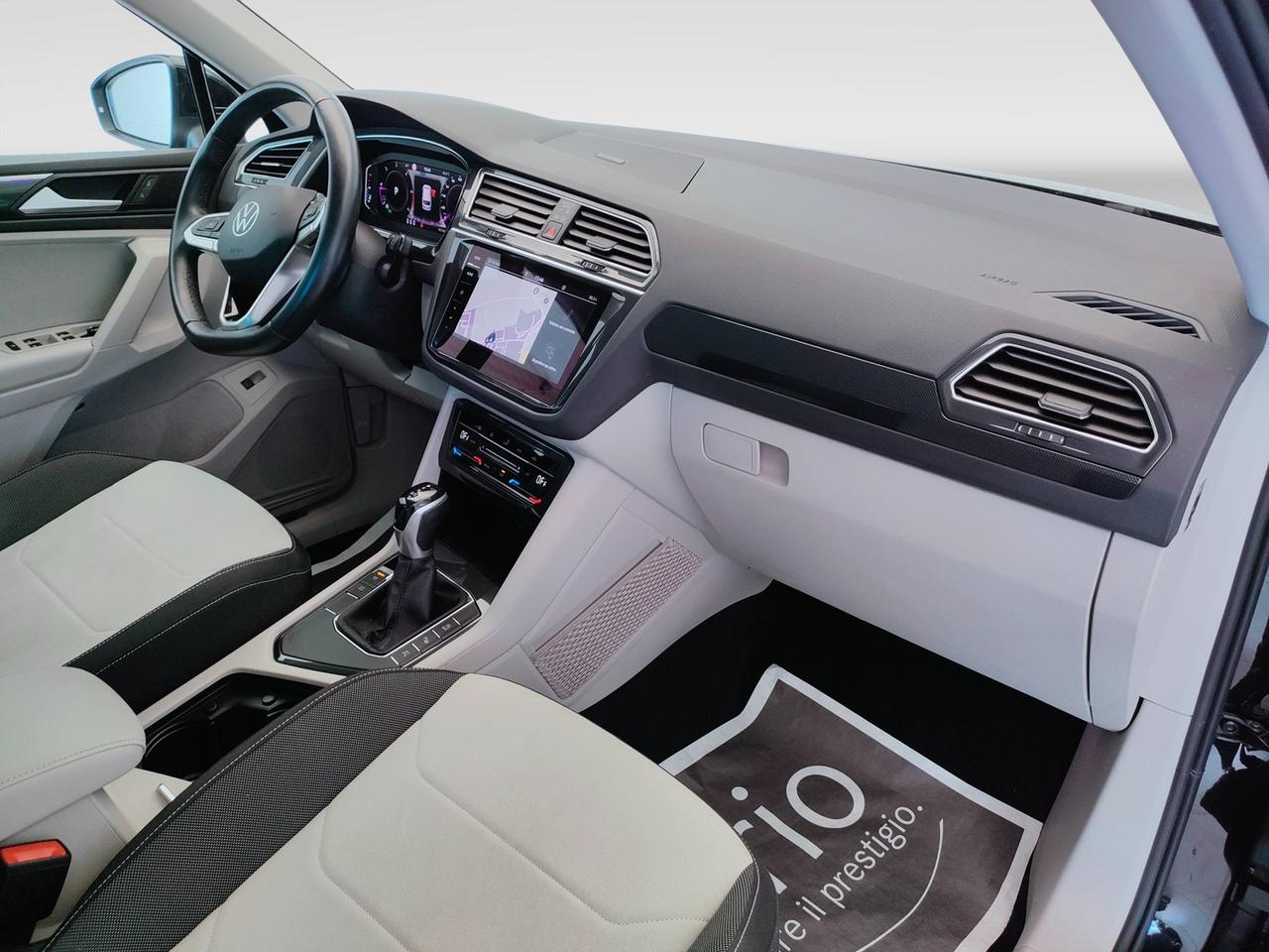 VOLKSWAGEN Tiguan II 2021 - Tiguan 2.0 tdi Elegance 150cv dsg