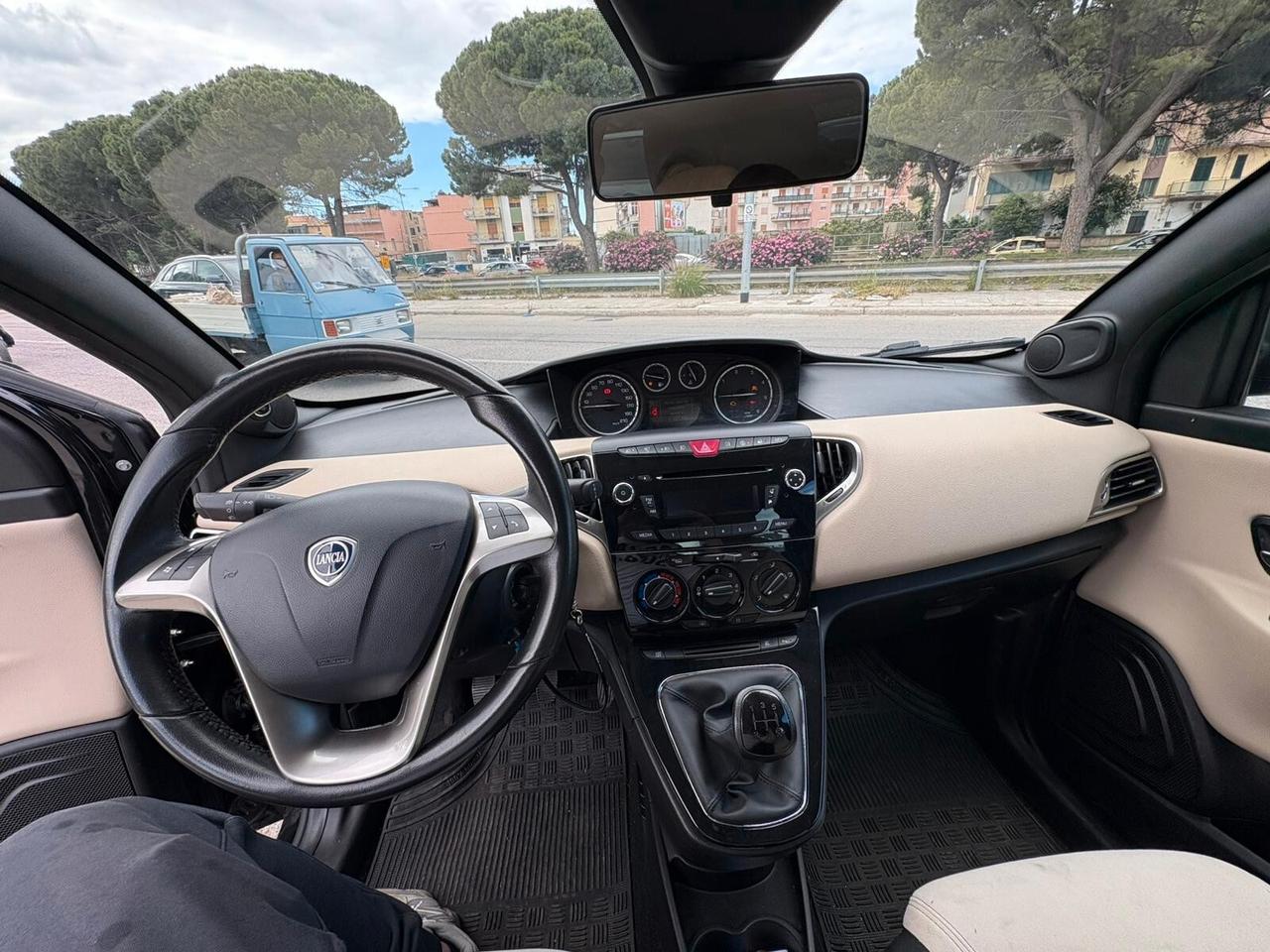 Lancia Ypsilon 1.3 MJT 16V 95 CV 5 porte S&S 30th Anniversary