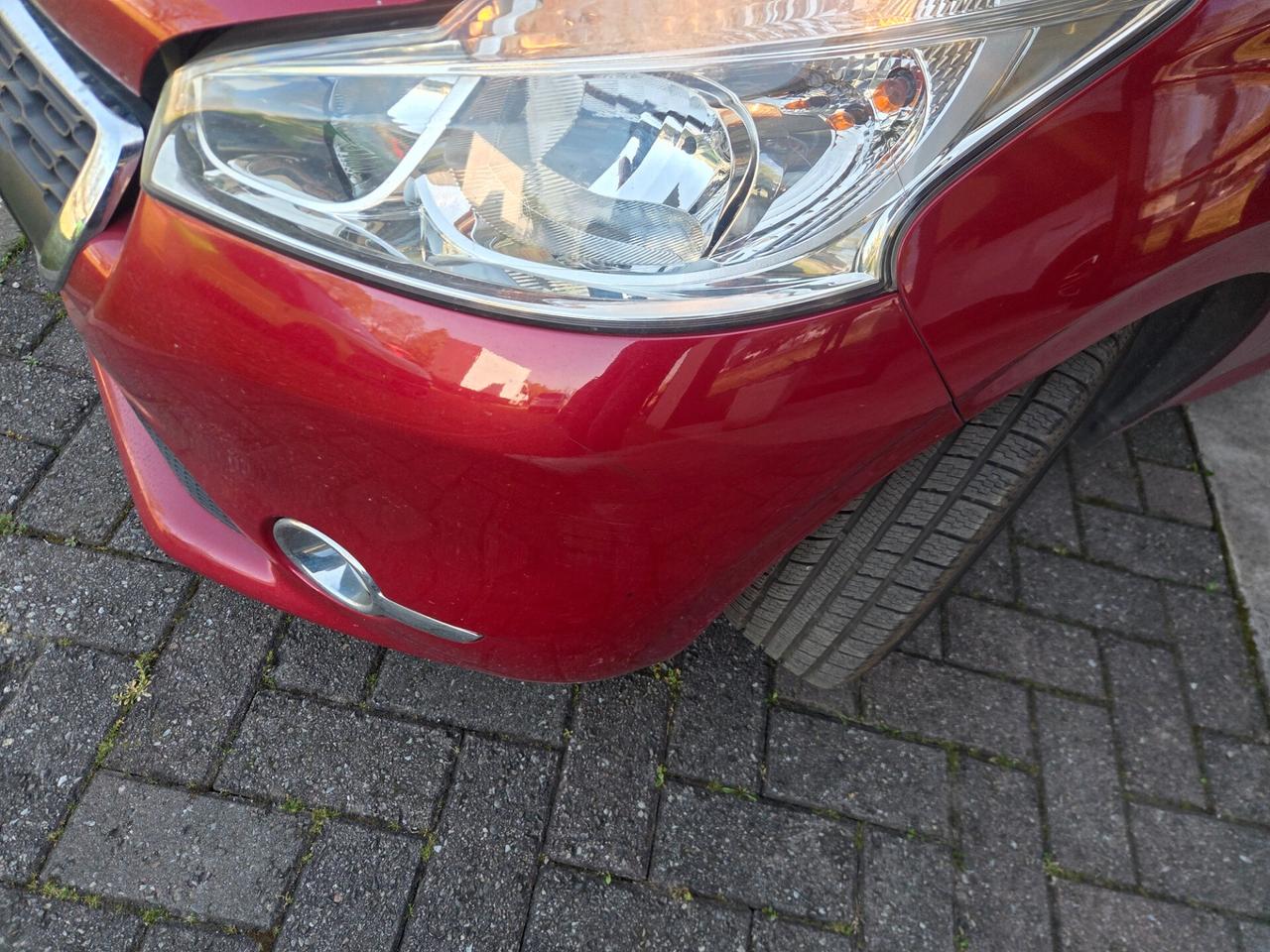 Peugeot 208 1.6 e-HDi 92 CV Stop&Start 3 porte Allure